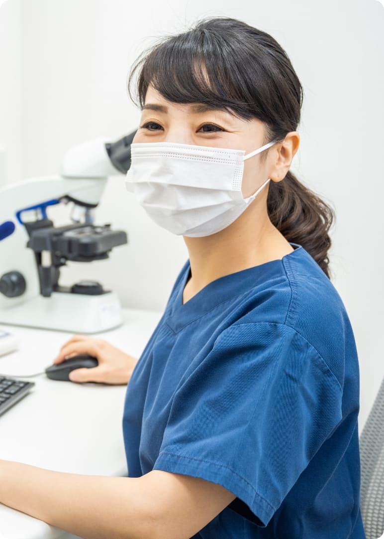 「日本皮膚科学会認定皮膚科専門医」の院長が担当いたします。
